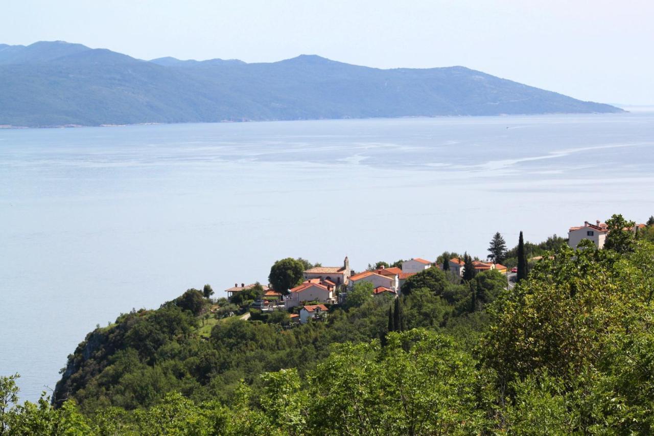 Apartments With A Parking Space Kraj, Opatija - 7794 Kraj  Exterior photo